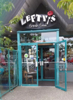 Lefty's Pizza Fresh outside