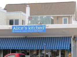 Alice's Kitchen outside