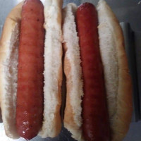 Dee's Hot Dogs food