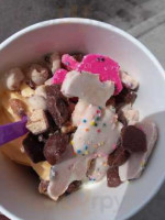 Swirly Cow Frozen Yogurt food