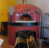 Il Pizzaiolo Wood-fired Pizza inside