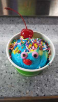 Creemee Ice Cream Parlor food