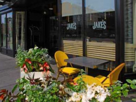 Jake's Cafe inside