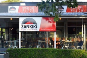 Zankiki Wood Fire Pizza inside