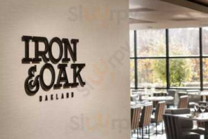 Iron Oak Restaurant And Bar food