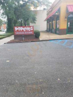 Popeyes Louisiana Kitchen outside