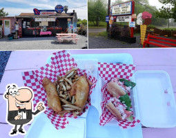 St Martins Ice Cream Parlor Fresh Lobster Rolls outside