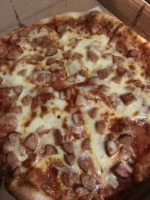 Fredy's Brickwood Pizza food