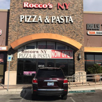 Rocco's Ny Pizza Pasta outside