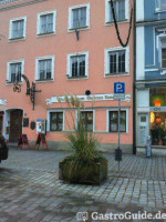 Gasthaus Zum Goldenen Lamm outside