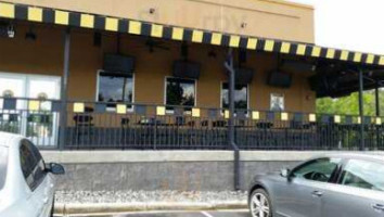 Buffalo Wild Wings Grill & Bar outside