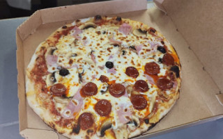 Pizza Larno food