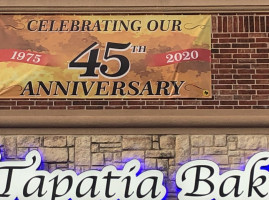 La Tapatia Bakery outside