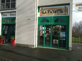 La Payotte outside