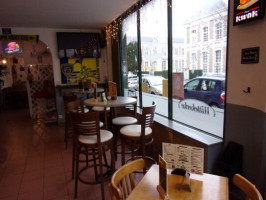 Le C.b.a. Cafes, Bieres, Amities inside