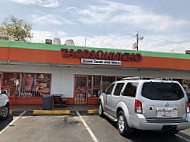 Tacos Huicho outside