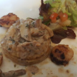 Le Clos St Victor food