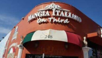 Mangia Italiano On Third food