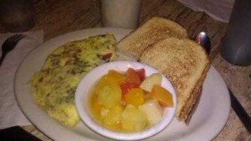 Sybil's Omelettes food