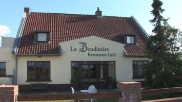 La Boudiniere outside