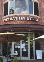 Pho Banh Mi Grill outside