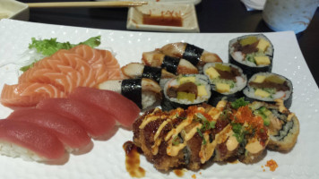 Yame Sushi food