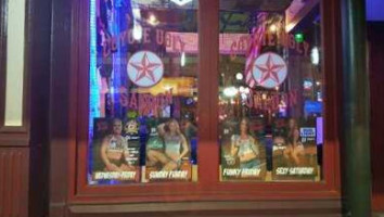 Coyote Ugly Saloon inside