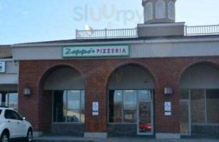 Zeppe's Pizzeria outside