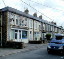 Wainfelin Chip Shop outside