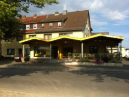 Gustav Jendrass Cafe outside