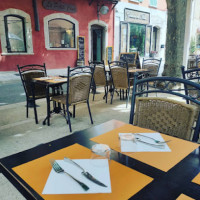 La Petite Cave food