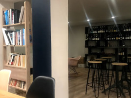 Le Murmure Des Vins Café Et Du Village à La Laupie food