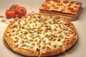 Jet's Pizza food