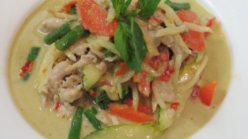 Thai Patcharin food