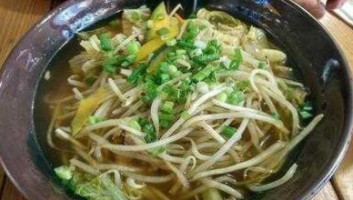 Suzu Noodle House food