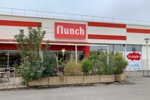 Flunch outside