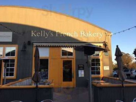 Kelly's French Bakery outside