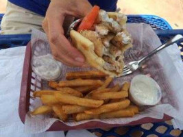 Yianni's Gyros Place food