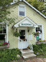 Frog Hollow Bakery outside