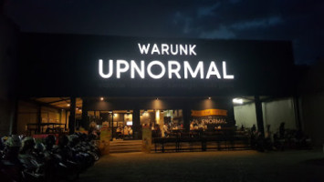 Warunk Upnormal Cikutra inside