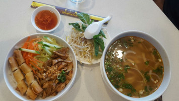 Toa Vietnamese Cuisine inside