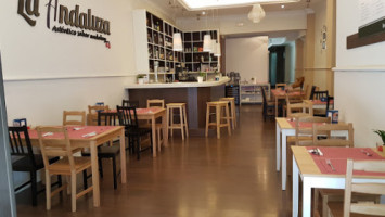 Tapas La Andaluza inside