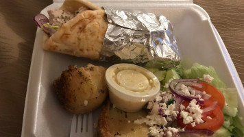 Herc's Greek Eatery food