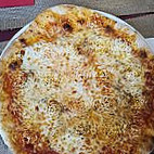 Pizza Venizia food
