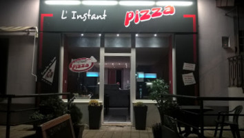 Pizza Du Monde inside