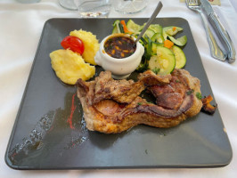 Le Porc Saint Leu Restaurant food