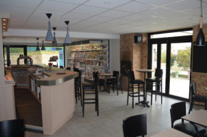 Cafe Des Sports inside