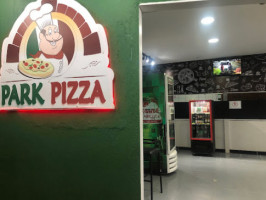 Park Pizza inside