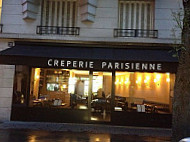 Creperie Parisienne outside