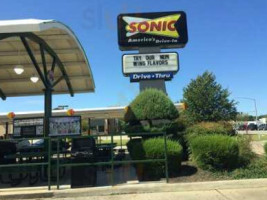 Sonic Drive-in outside